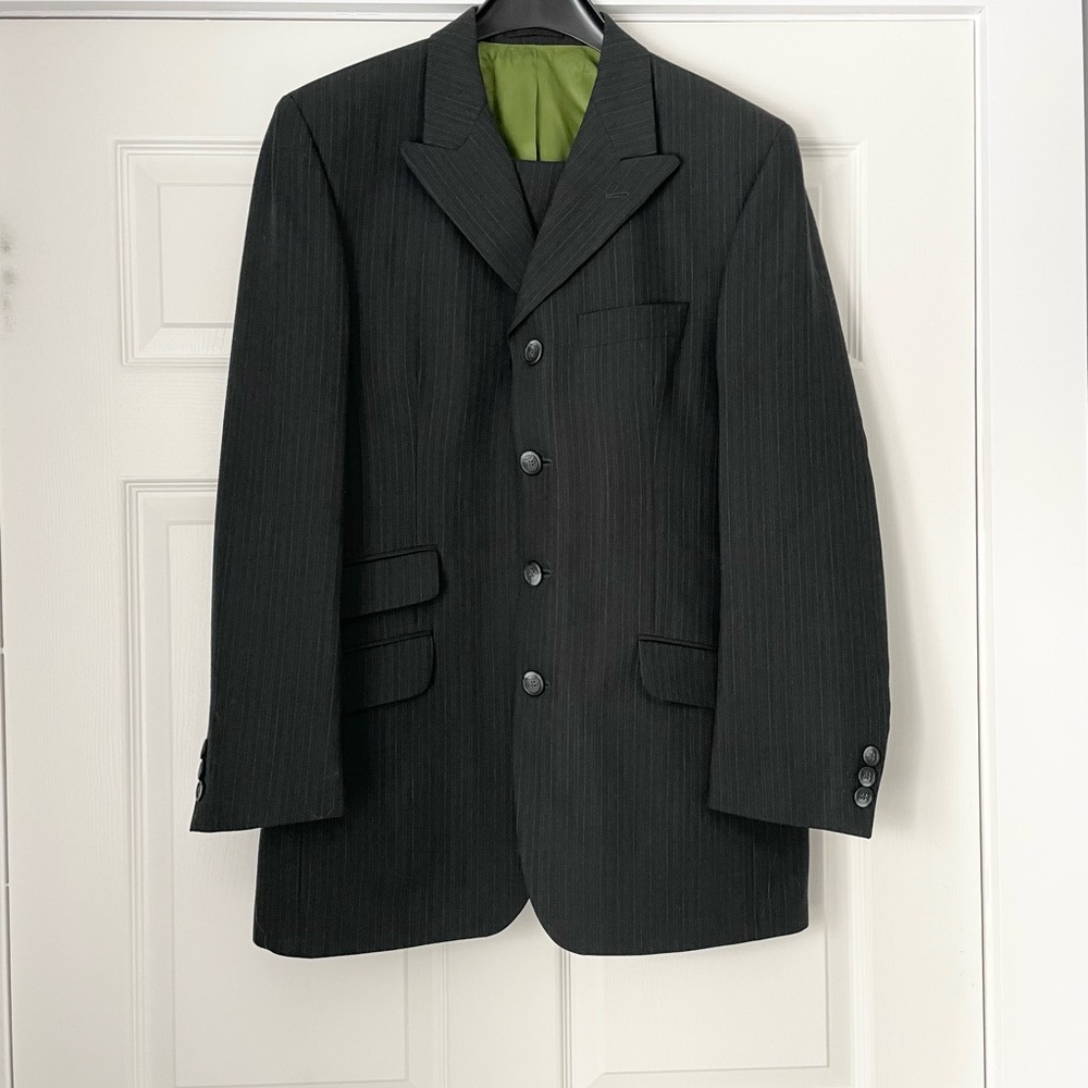 Classic men’s 2-piece suit